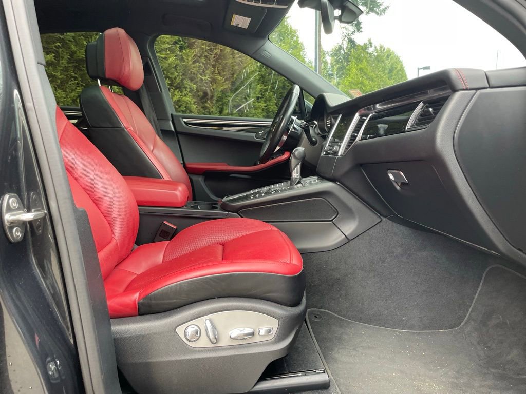 Used 2018 Porsche Macan S image 22
