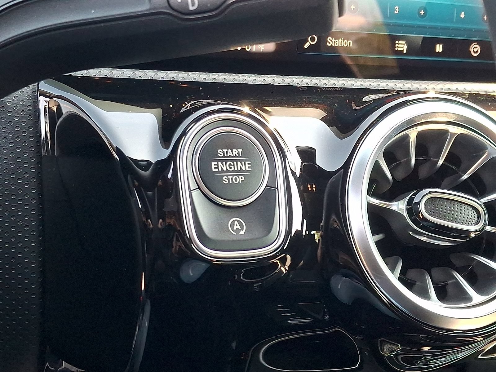 Used 2023 Mercedes-Benz CLA 250 4MATIC image 22