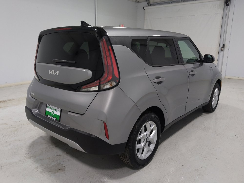 Used 2025 Kia Soul LX image 9
