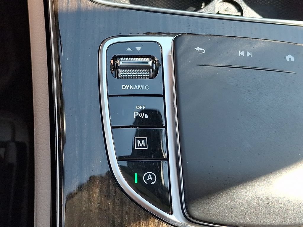 Used 2021 Mercedes-Benz GLC 300 4MATIC image 25