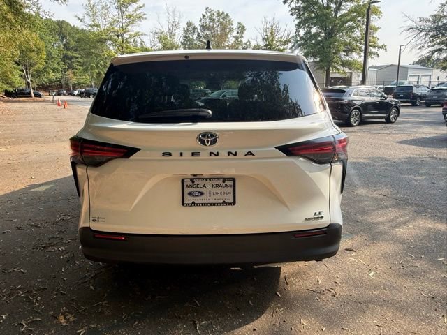 Used 2021 Toyota Sienna LE image 20