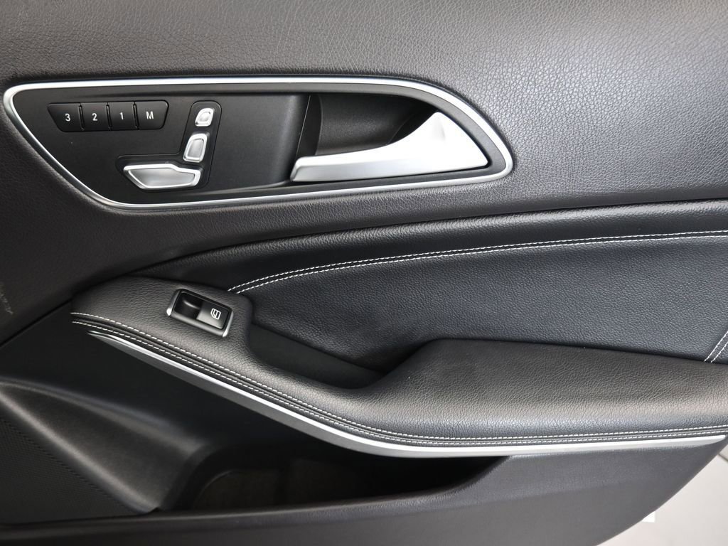 Used 2019 Mercedes-Benz GLA 250 4MATIC image 48