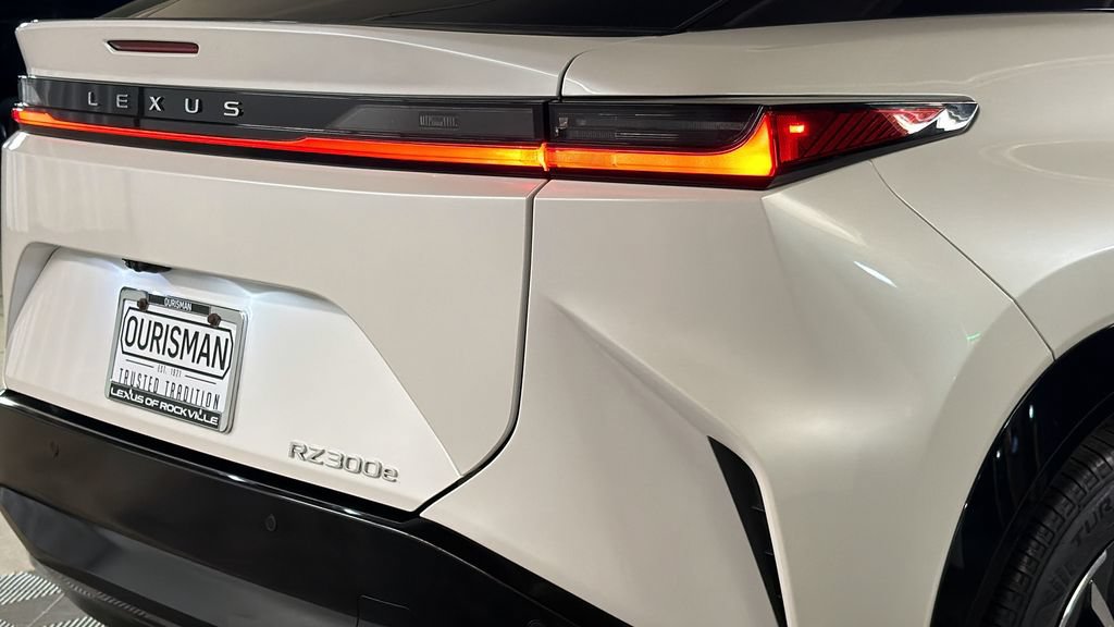 Certified 2024 Lexus RZ 300e Premium w/ Accessory Package (2T) FWD image 8
