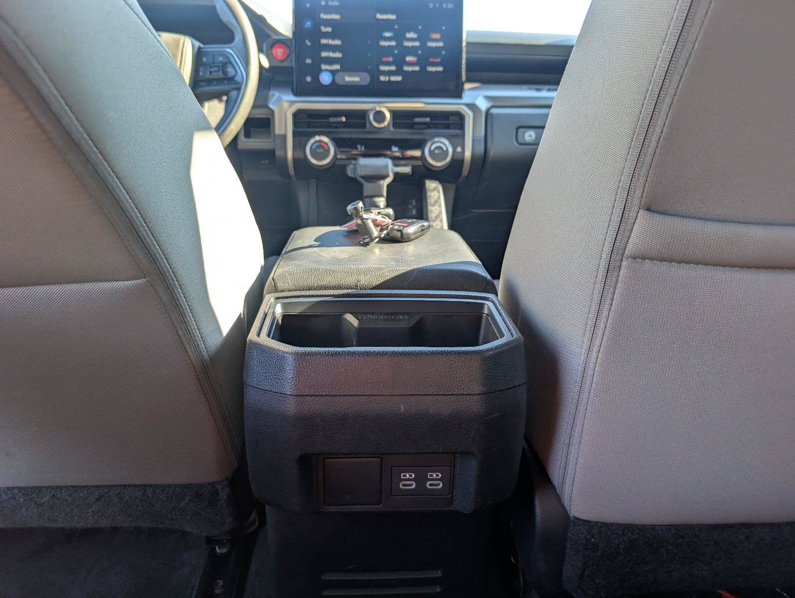 Used 2025 Toyota Tacoma TRD Off-Road AWD/4WD image 32