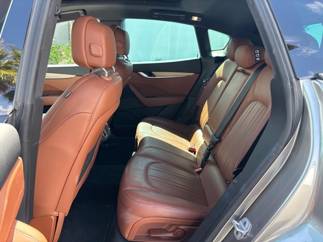 Used 2017 Maserati Levante AWD/4WD image 8