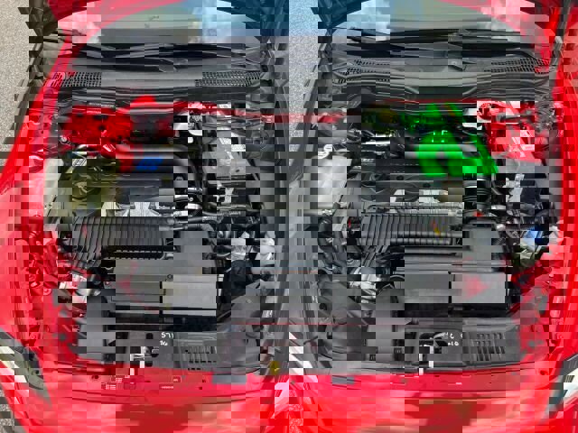 Used 2010 Volvo S40 T5 R-Design image 18