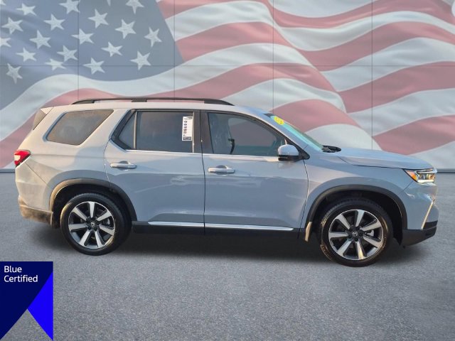 Used 2025 Honda Pilot Touring image 2