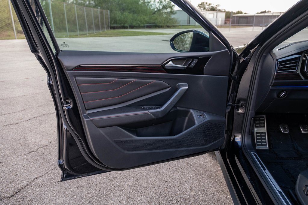 Used 2024 Volkswagen Jetta GLI Autobahn w/ GLI Black Package image 10