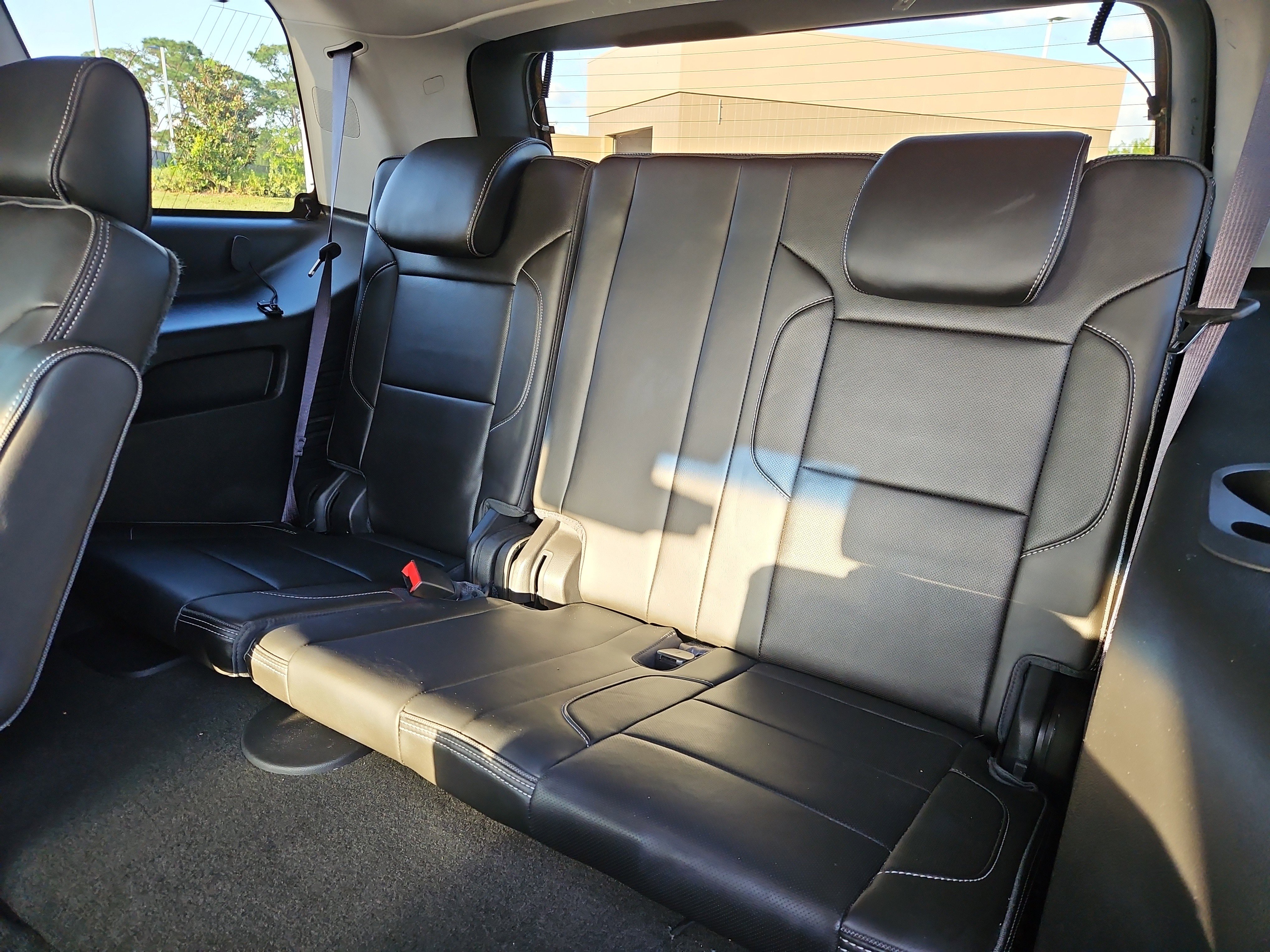 Used 2015 GMC Yukon Denali w/ Premium Package image 11