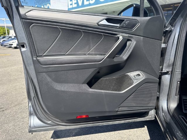 Certified 2024 Volkswagen Tiguan SE R-Line FWD image 21
