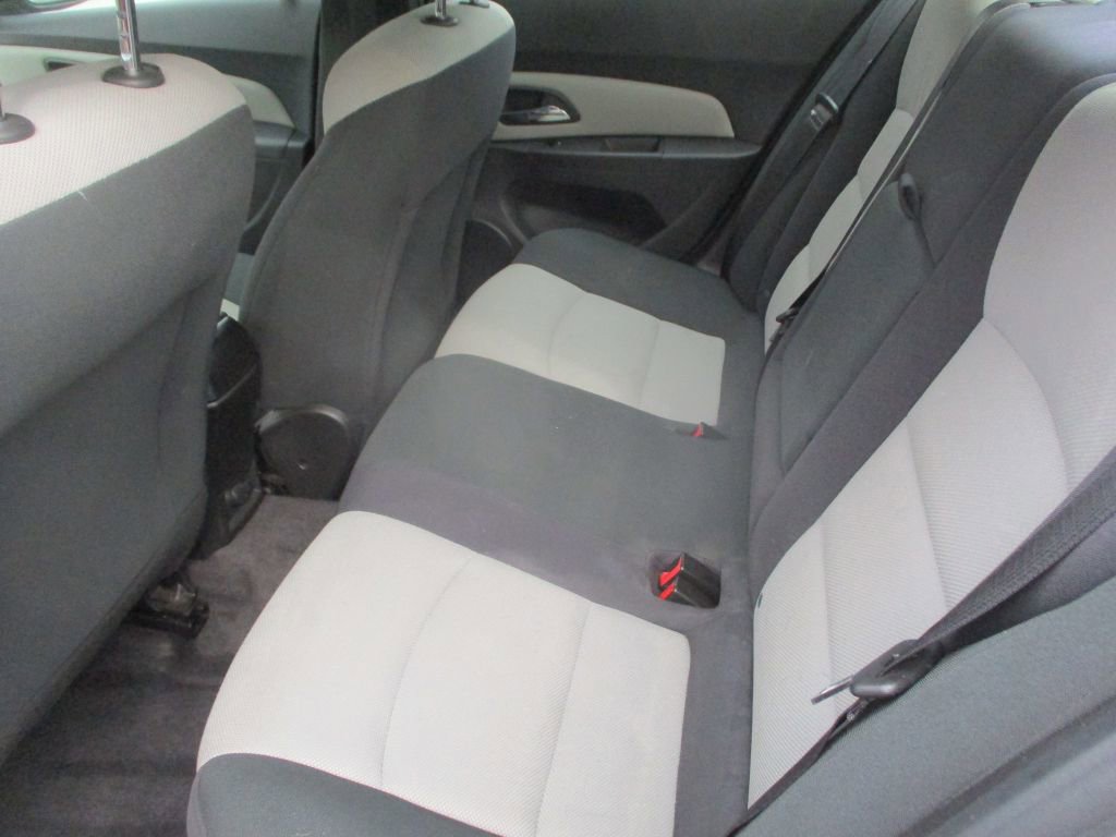 Used 2012 Chevrolet Cruze LS w/ Connectivity Package FWD image 8