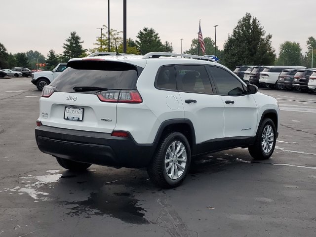 Used 2020 Jeep Cherokee Latitude w/ Cold Weather Group AWD/4WD image 3