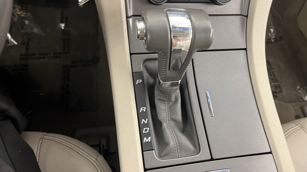 Used 2012 Ford Taurus SEL FWD image 22