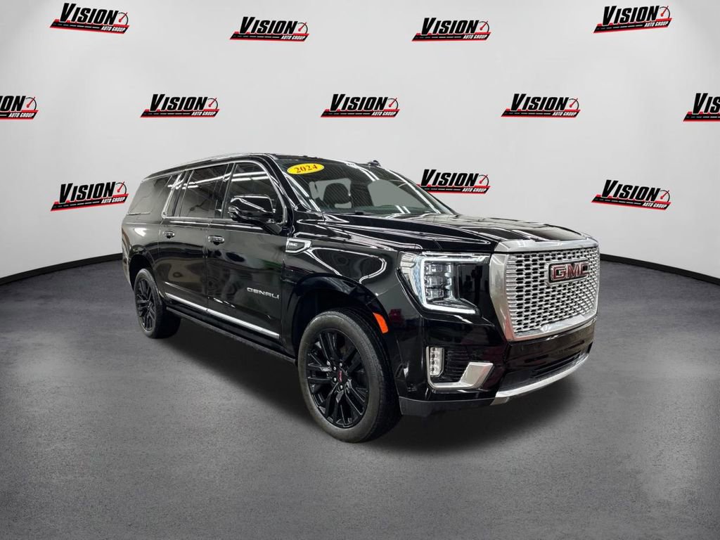 Used 2024 GMC Yukon XL Denali image 3