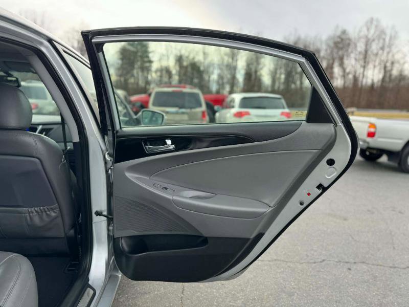 Used 2013 Hyundai Sonata Limited FWD image 15
