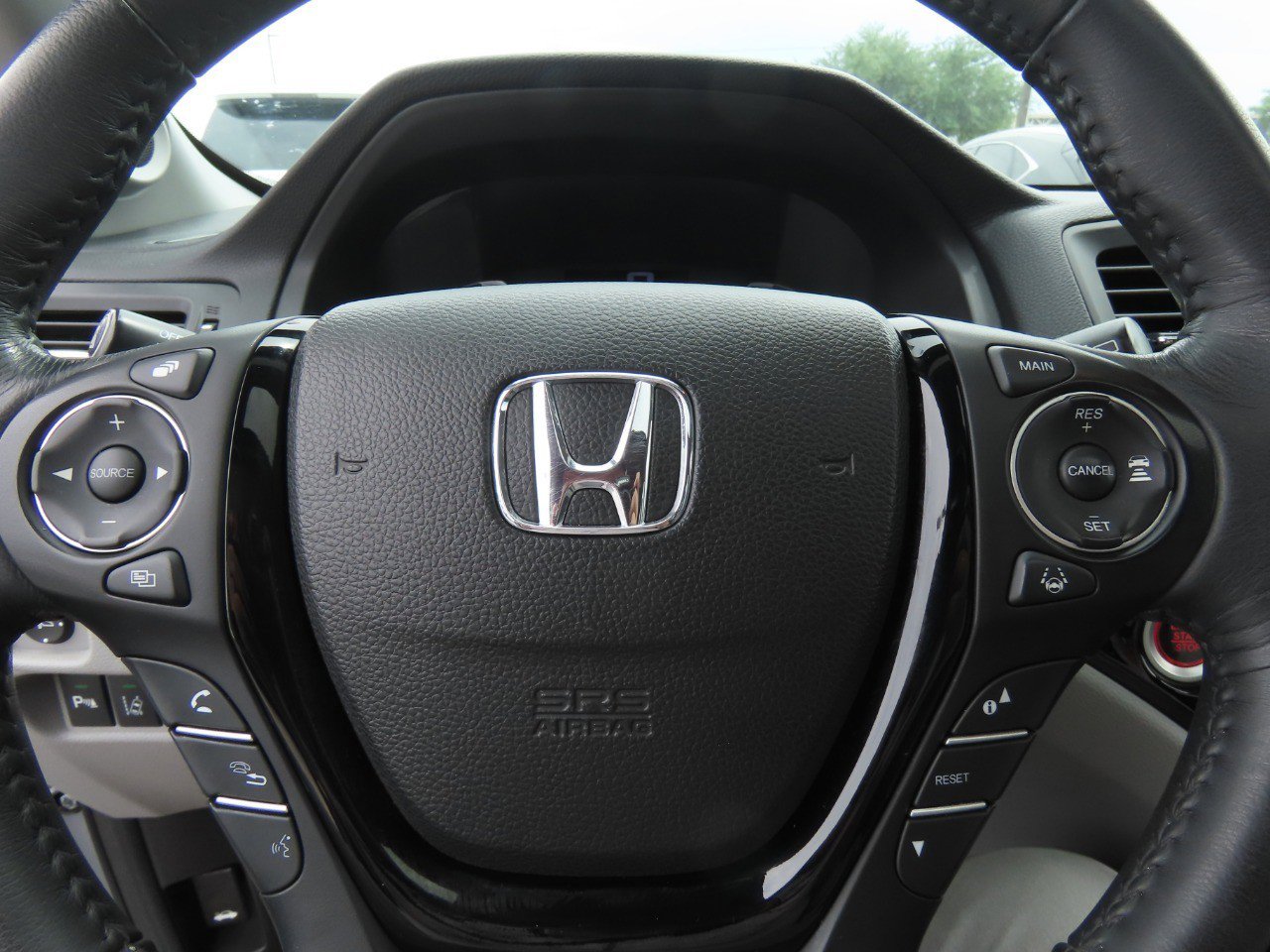 Used 2017 Honda Pilot Touring image 29
