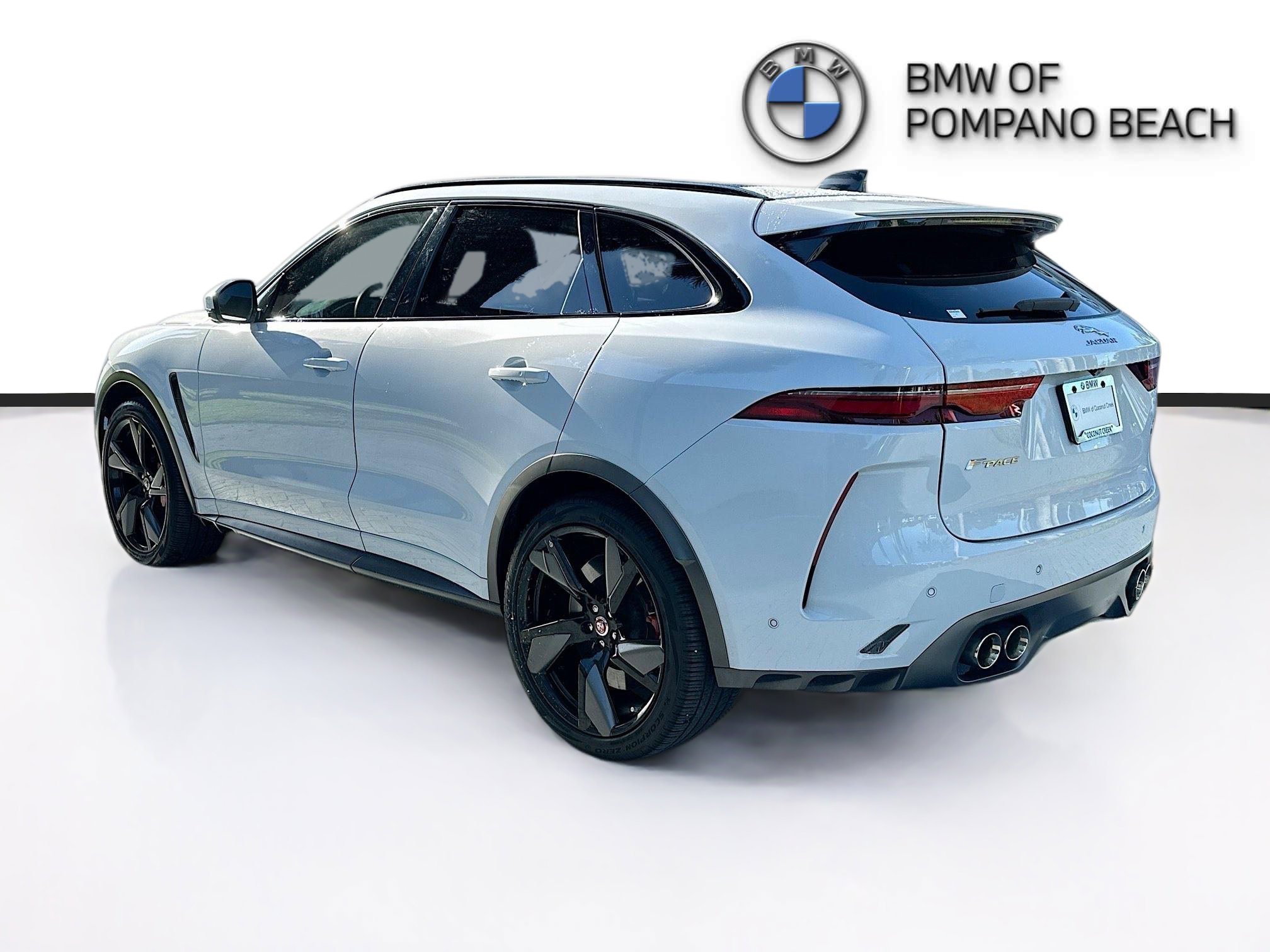 Used 2021 Jaguar F-PACE SVR image 5