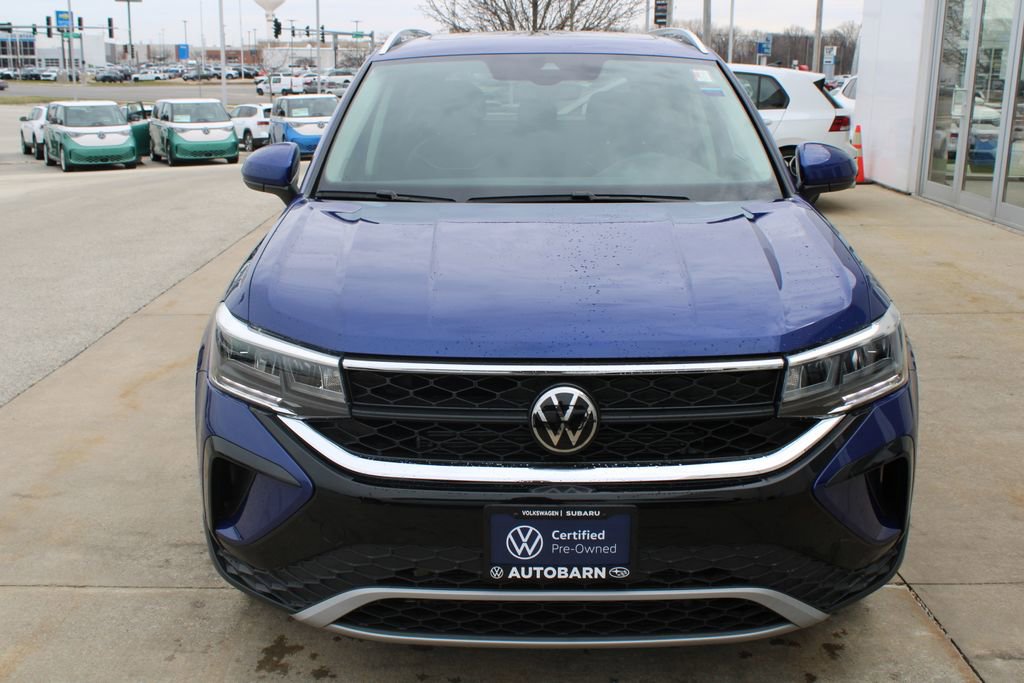 Certified 2023 Volkswagen Taos SE w/ Panoramic Sunroof Package image 2