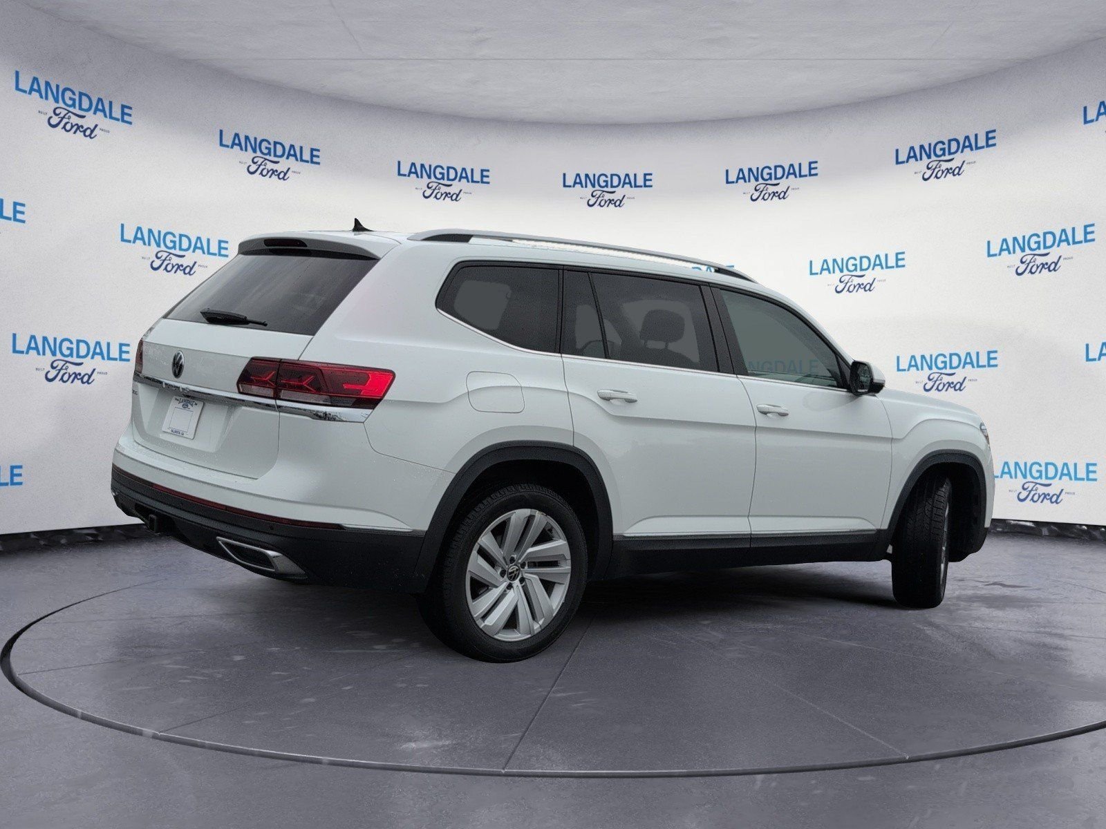 Used 2021 Volkswagen Atlas SEL FWD image 4
