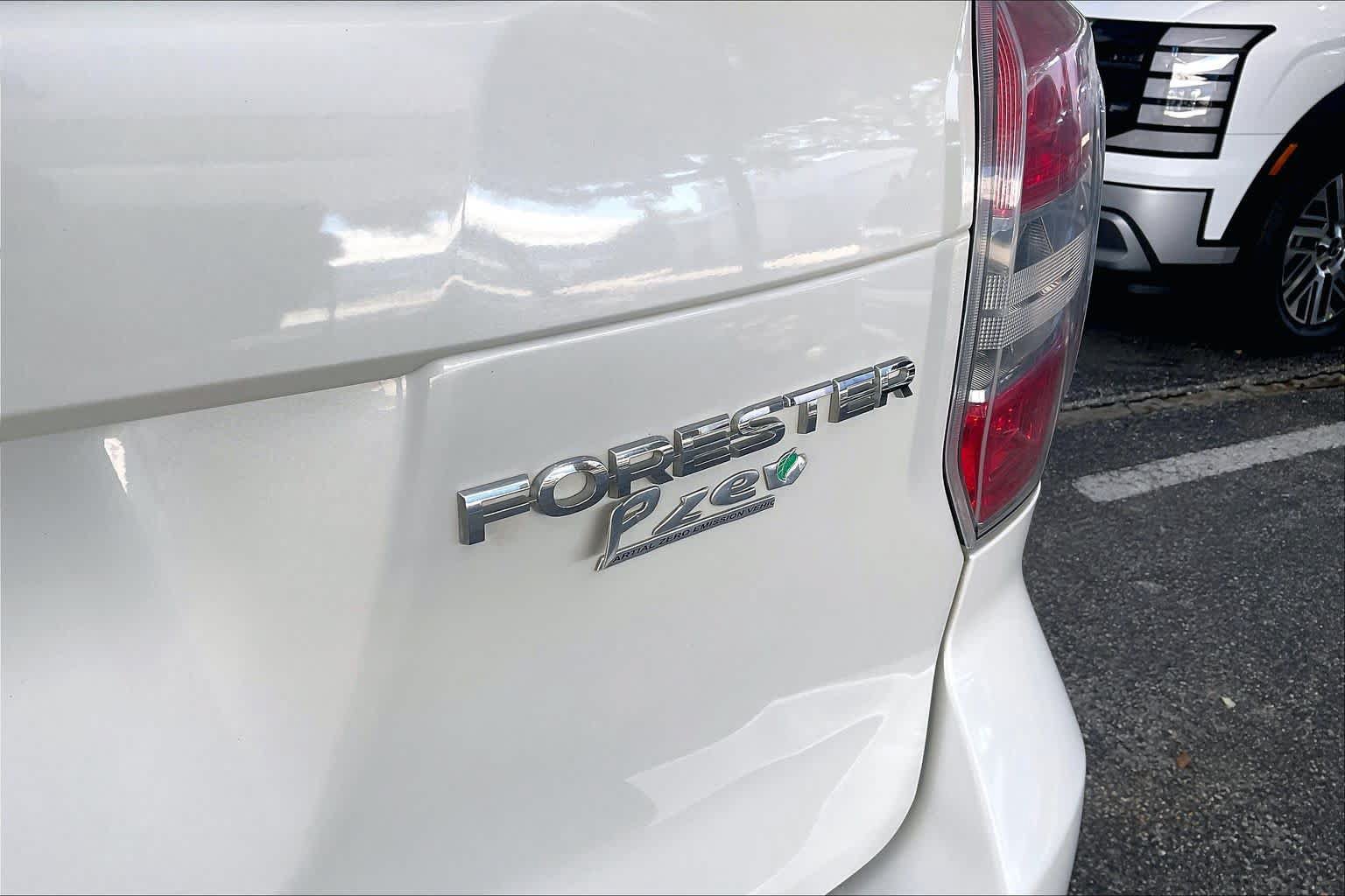 Used 2014 Subaru Forester 2.5i Limited AWD/4WD image 10