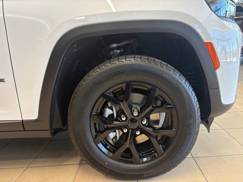 New 2026 Jeep Grand Cherokee Altitude RWD image 23