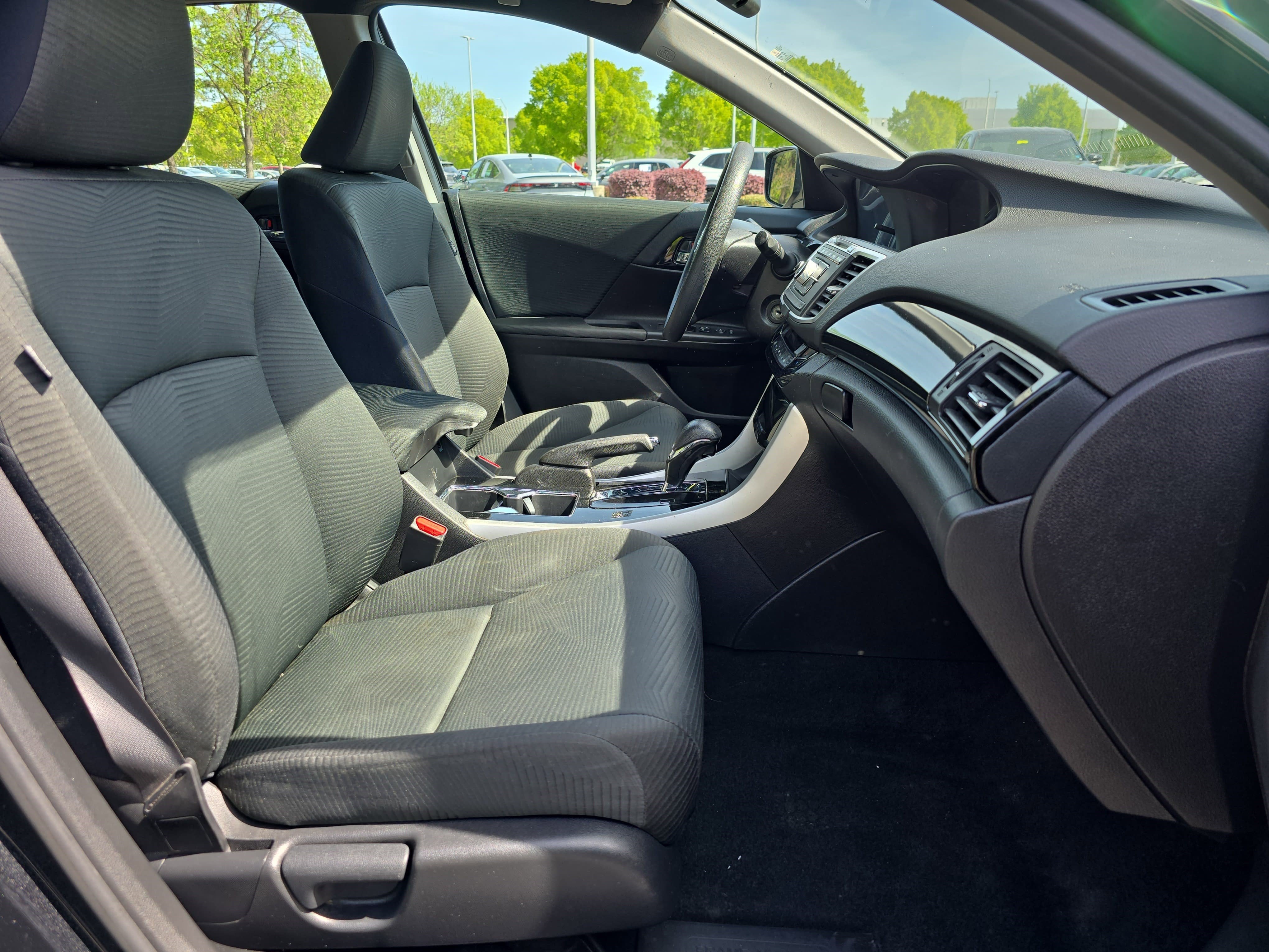 Used 2017 Honda Accord LX image 10