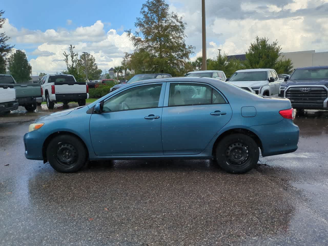 Used 2013 Toyota Corolla L FWD image 3