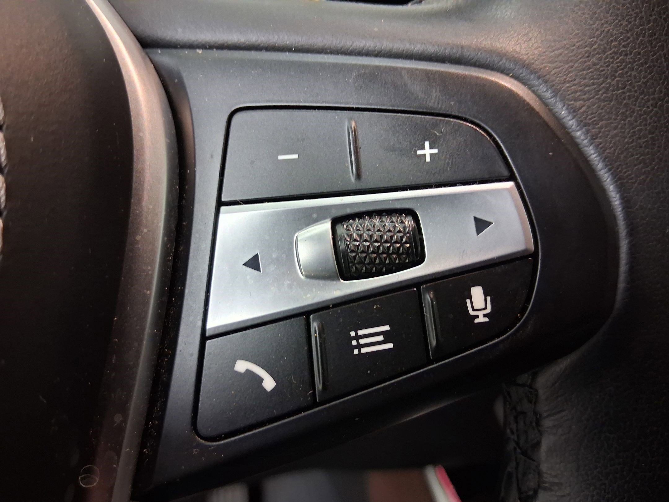 Used 2023 BMW X5 sDrive40i w/ Climate Comfort Package image 26