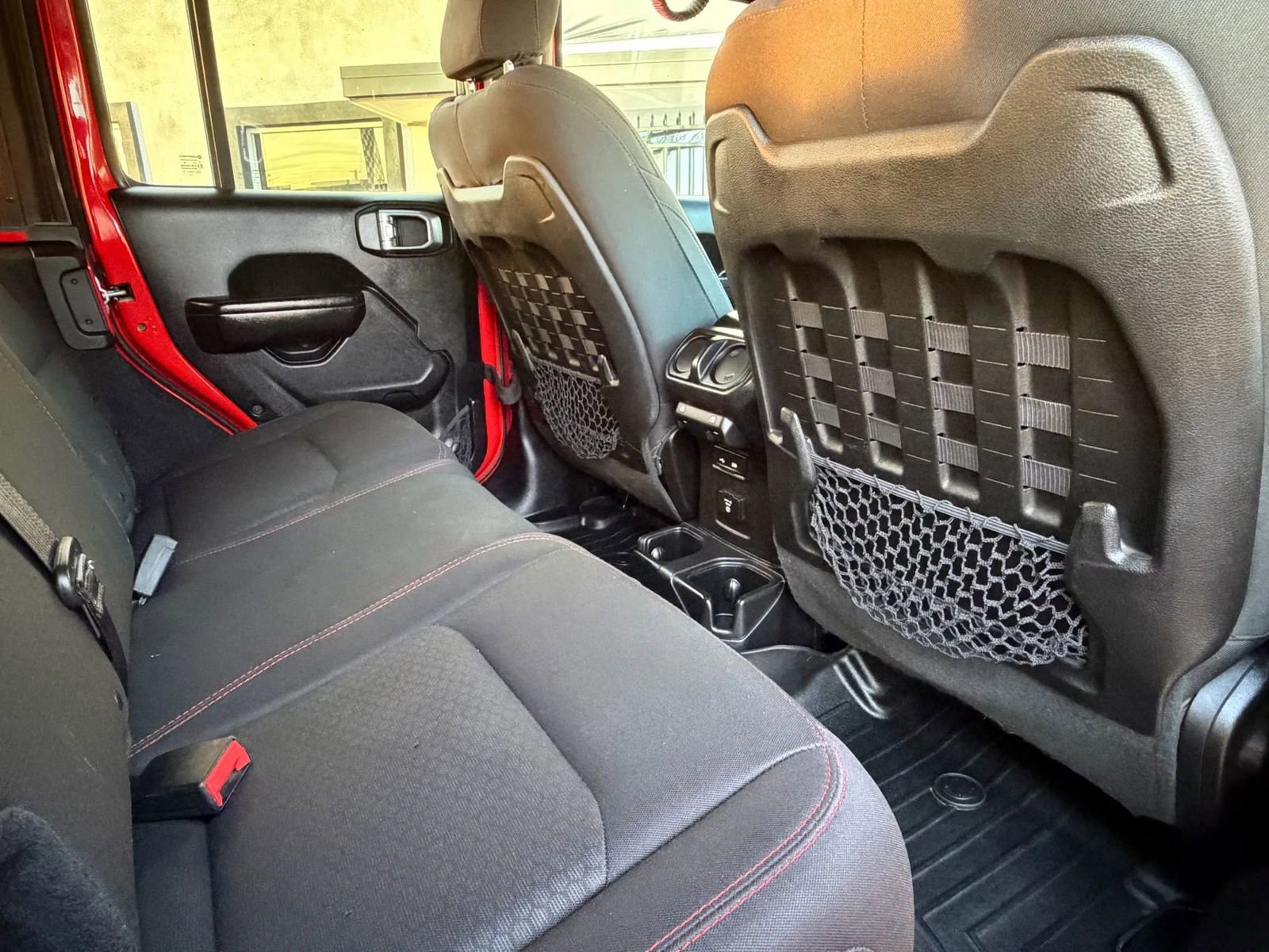 Used 2018 Jeep Wrangler Unlimited Rubicon AWD/4WD image 11