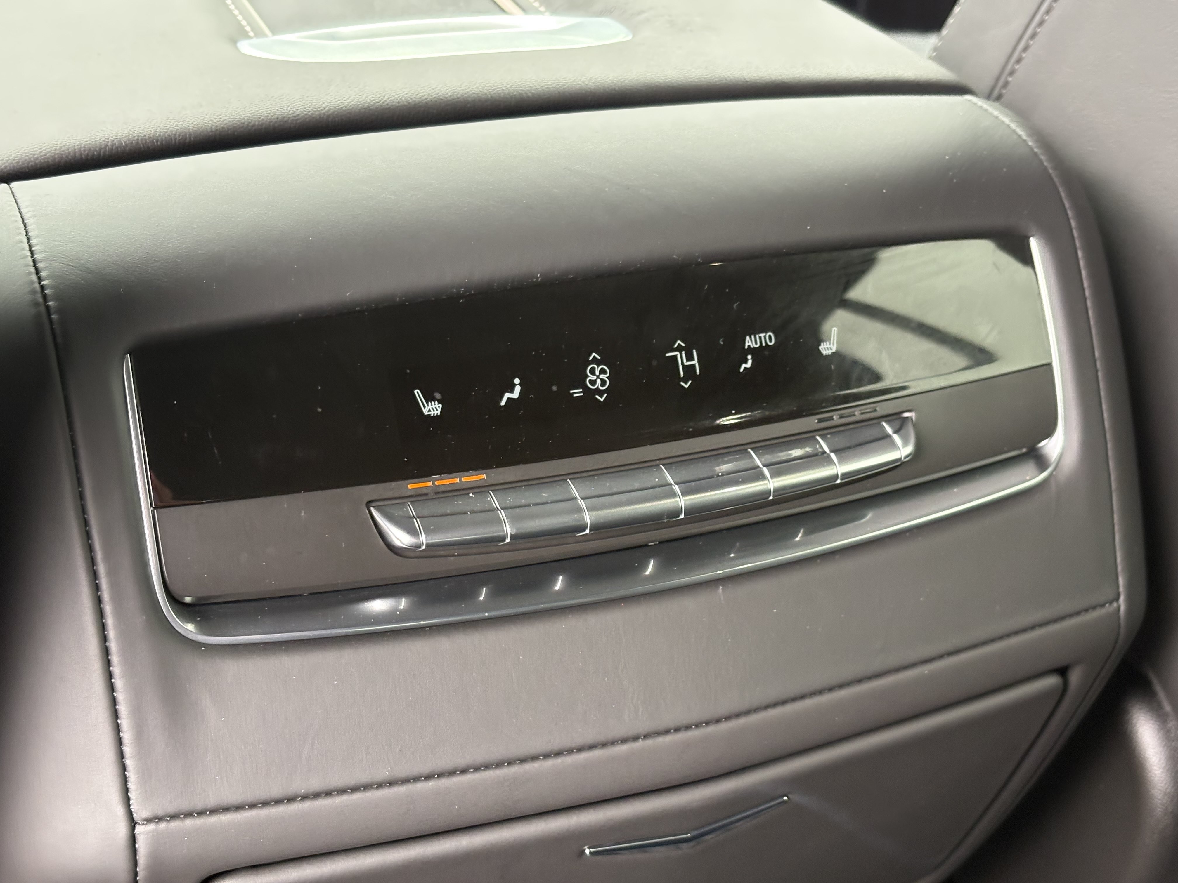 Used 2026 Cadillac Escalade ESV Platinum Luxury w/ LPO, Floor Liner Package AWD/4WD image 15