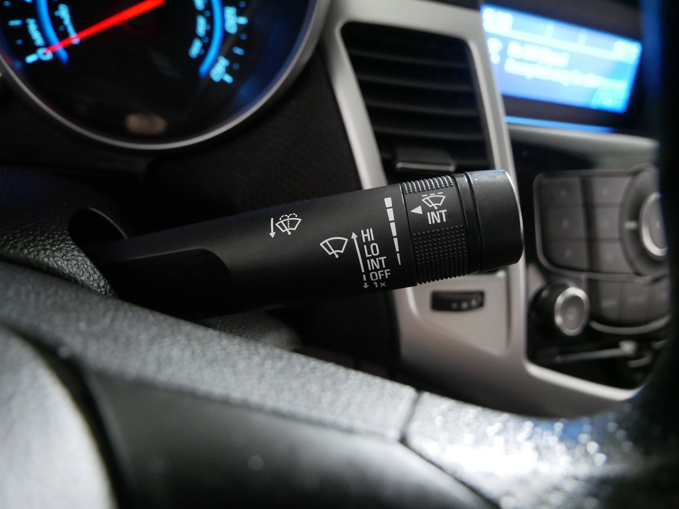 Used 2015 Chevrolet Cruze LT image 31