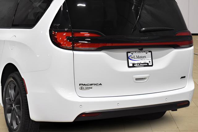 New 2026 Chrysler Pacifica Select AWD/4WD image 36