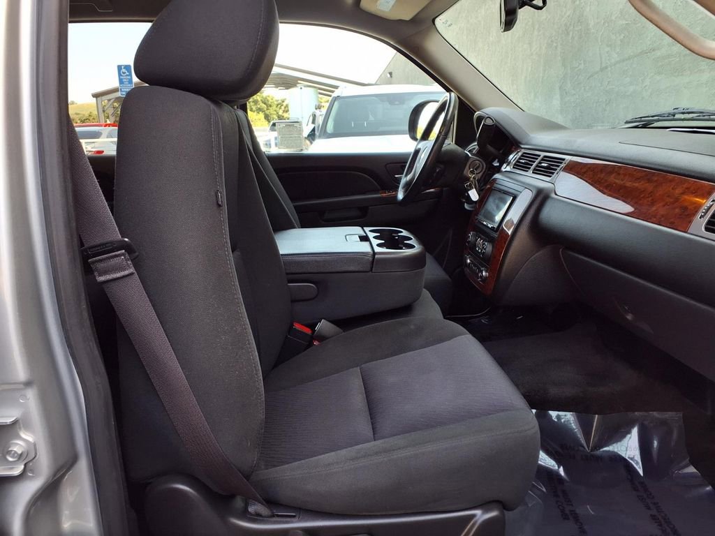 Used 2013 Chevrolet Tahoe LS w/ Convenience Package RWD image 23