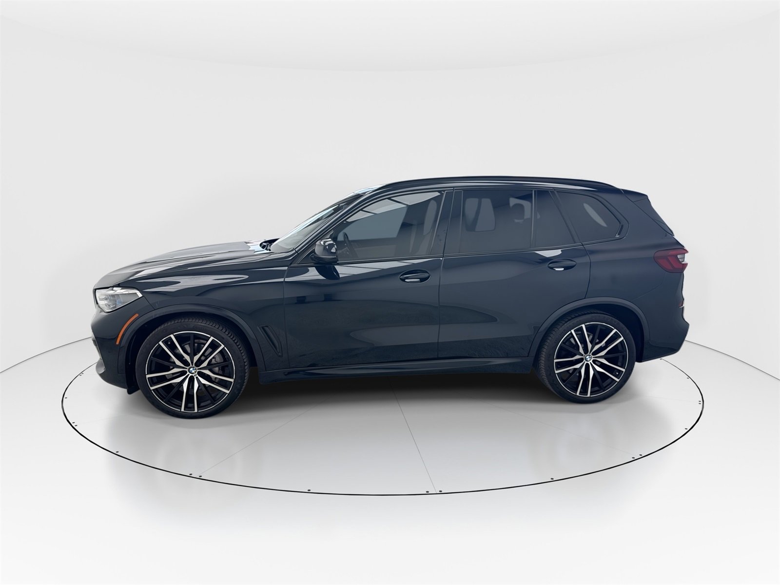 Used 2021 BMW X5 sDrive40i w/ M Sport Package image 5