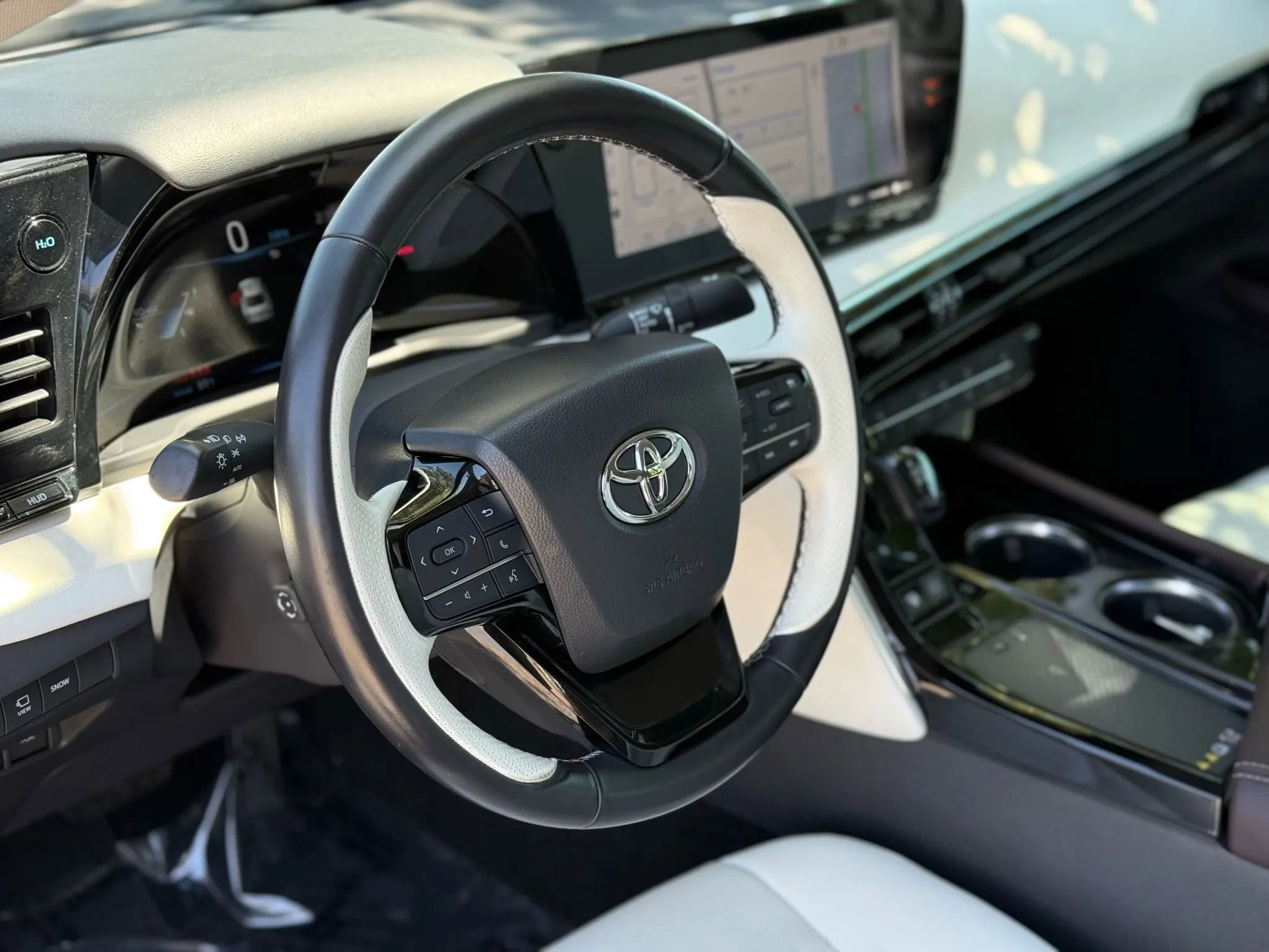 Used 2022 Toyota Mirai Limited Sedan 4D image 13