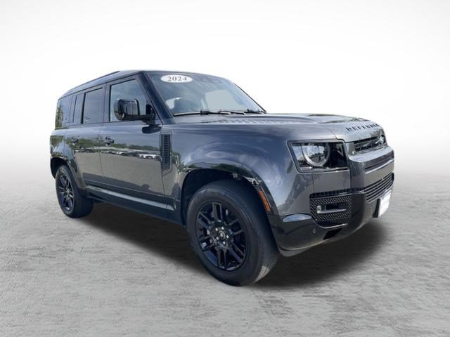 Certified 2024 Land Rover Defender 110 X-Dynamic SE AWD/4WD image 3