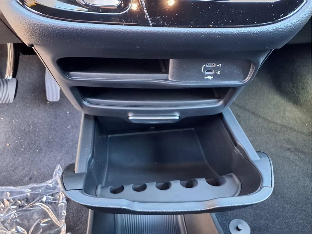New 2027 Chrysler Pacifica Select AWD/4WD image 26