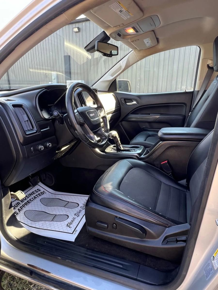 Used 2017 GMC Canyon SLE w/ All Terrain Package image 10