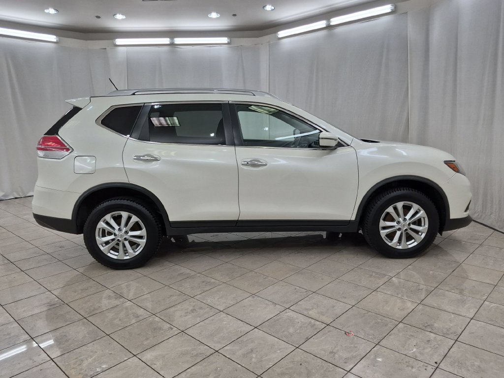 Used 2016 Nissan Rogue SV AWD/4WD image 11
