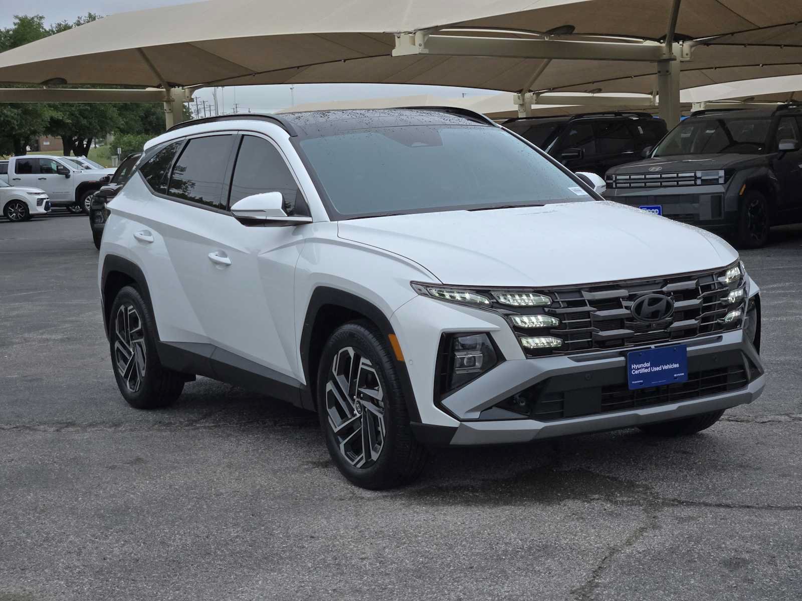 Certified 2025 Hyundai Tucson Limited FWD image 3