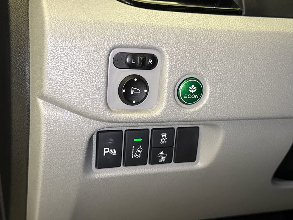 Used 2018 Honda Pilot Touring image 23