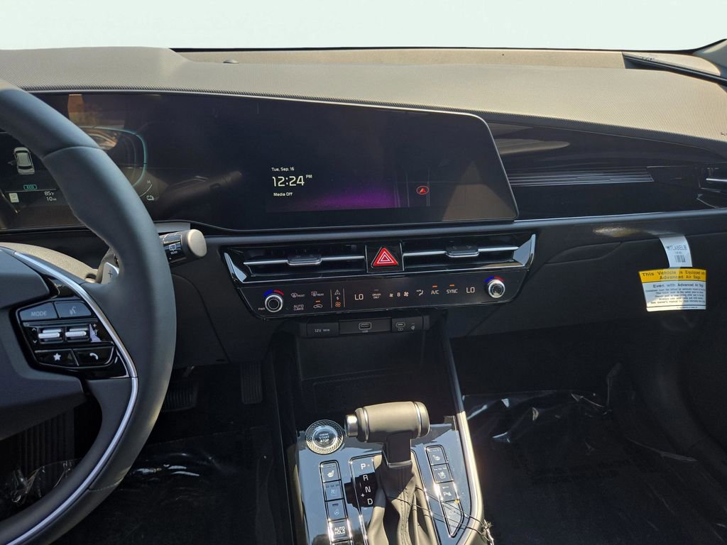New 2025 Kia Niro SX image 25