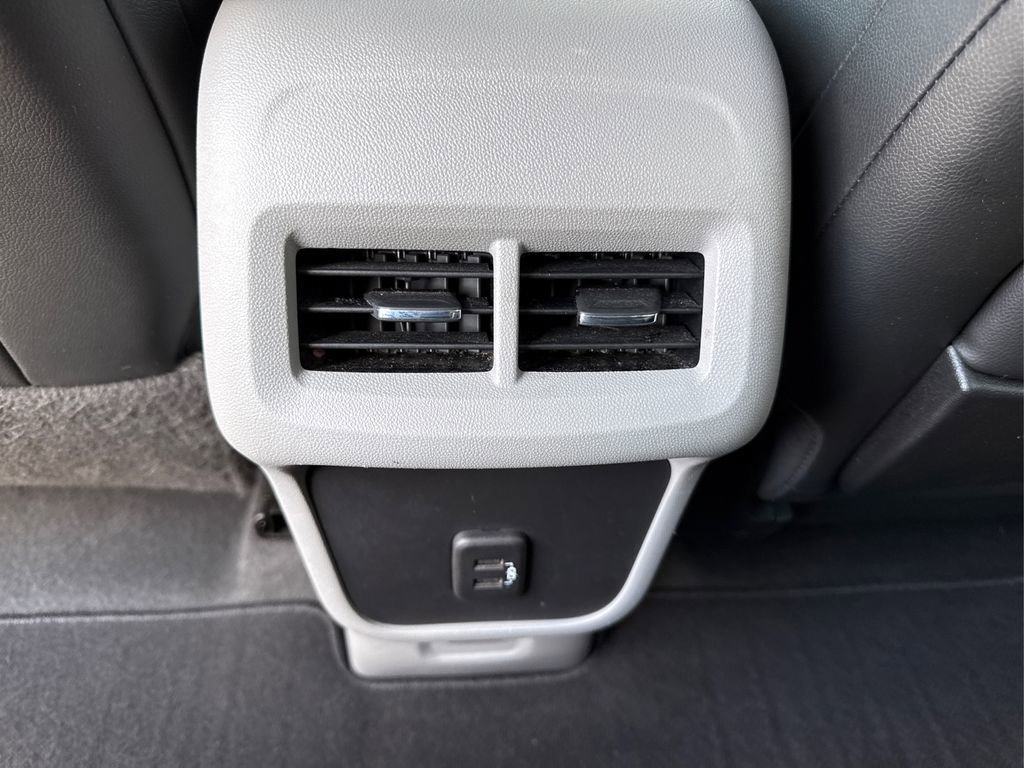 Used 2022 GMC Terrain SLT image 33