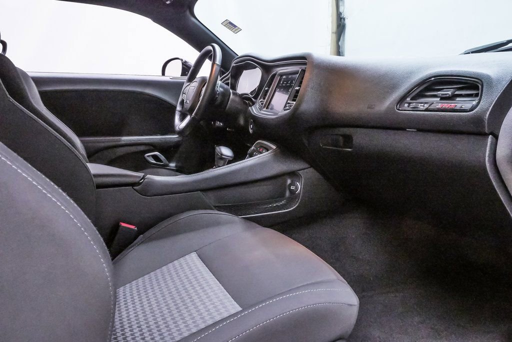 Used 2022 Dodge Challenger R/T Scat Pack RWD image 12