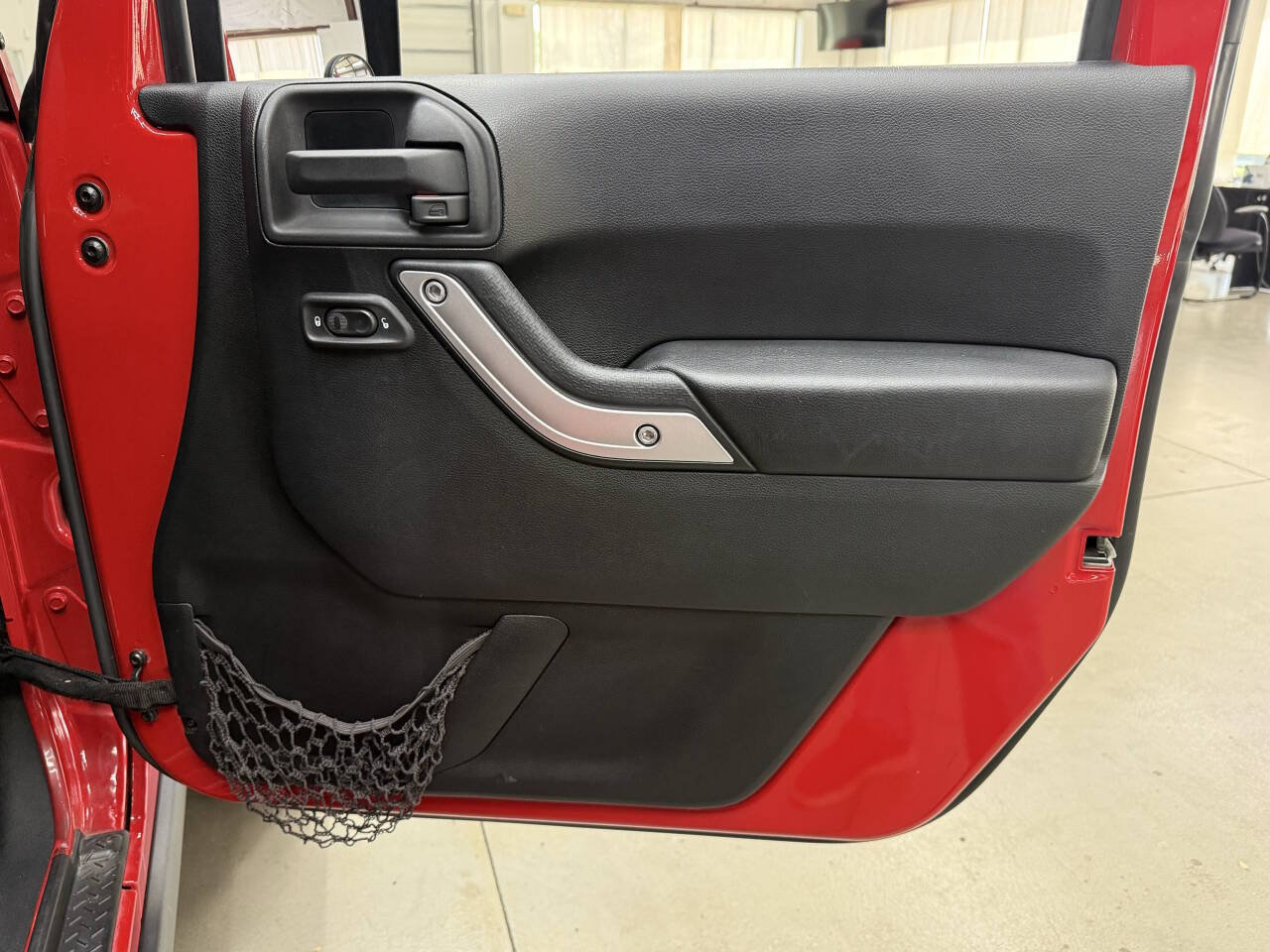Used 2014 Jeep Wrangler Rubicon w/ Power Convenience Group AWD/4WD image 12