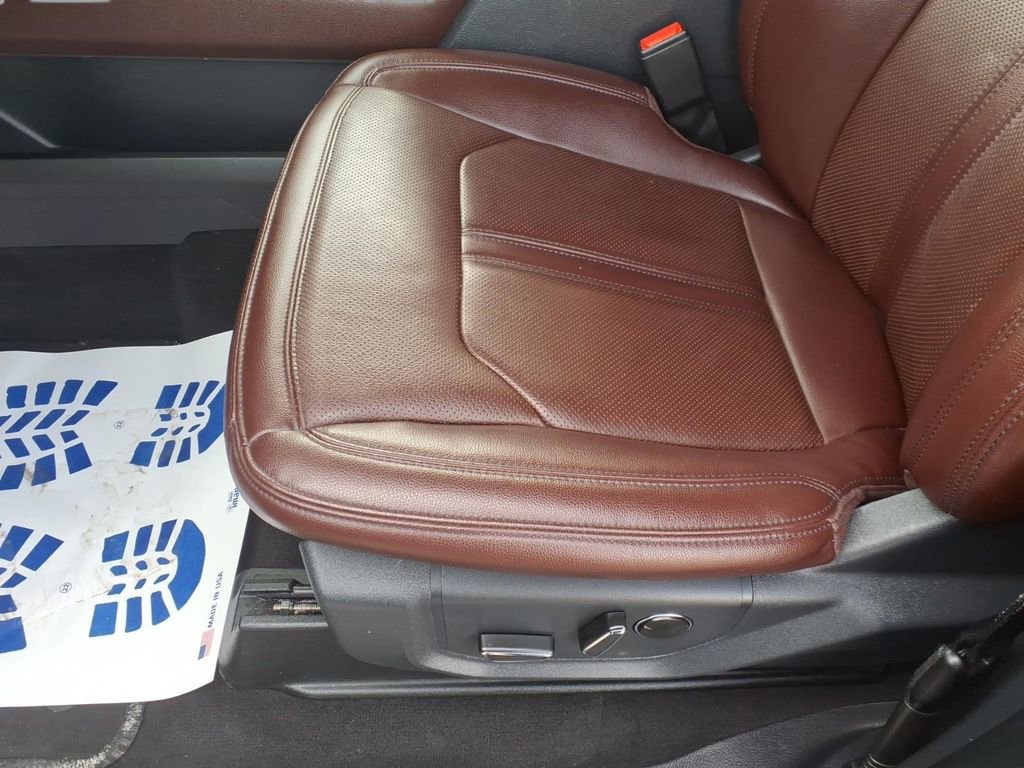 Used 2024 Ford Expedition Limited image 12