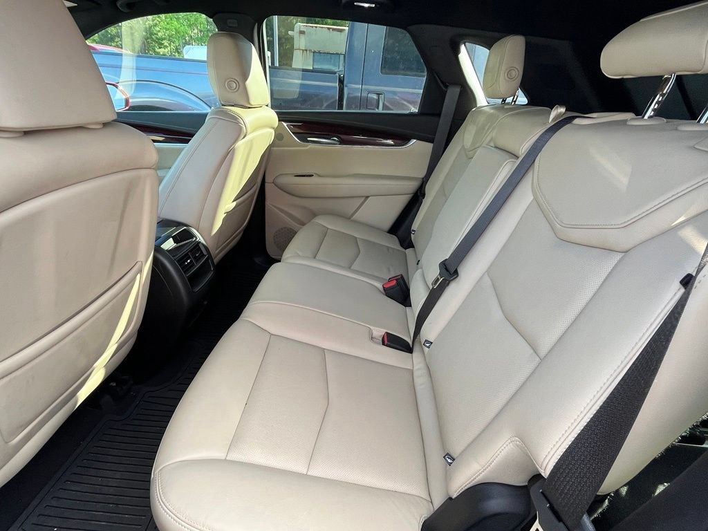 Used 2018 Cadillac XT5 Luxury w/ Driver Awareness Package AWD/4WD image 10