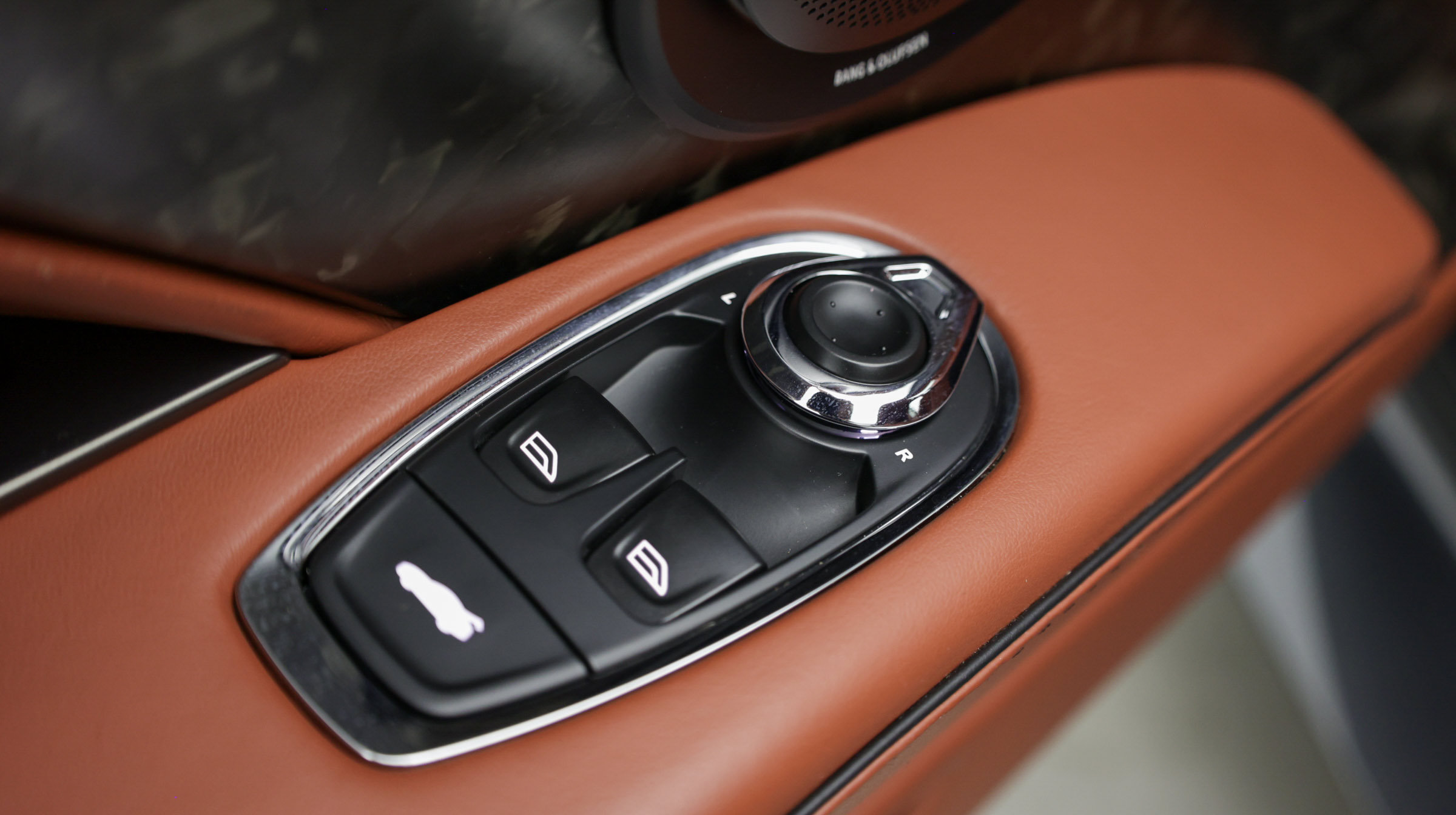 Used 2019 Aston Martin DBS Superleggera RWD image 56