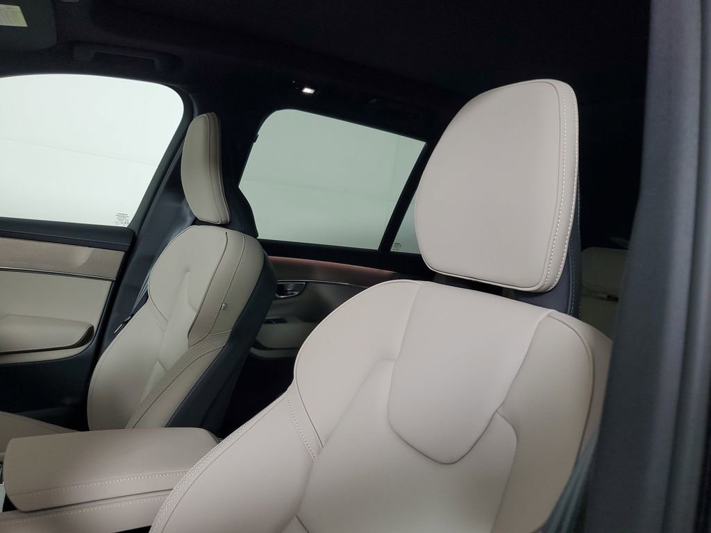 New 2026 Volvo XC90 T8 Core w/ Protection Package AWD/4WD image 24
