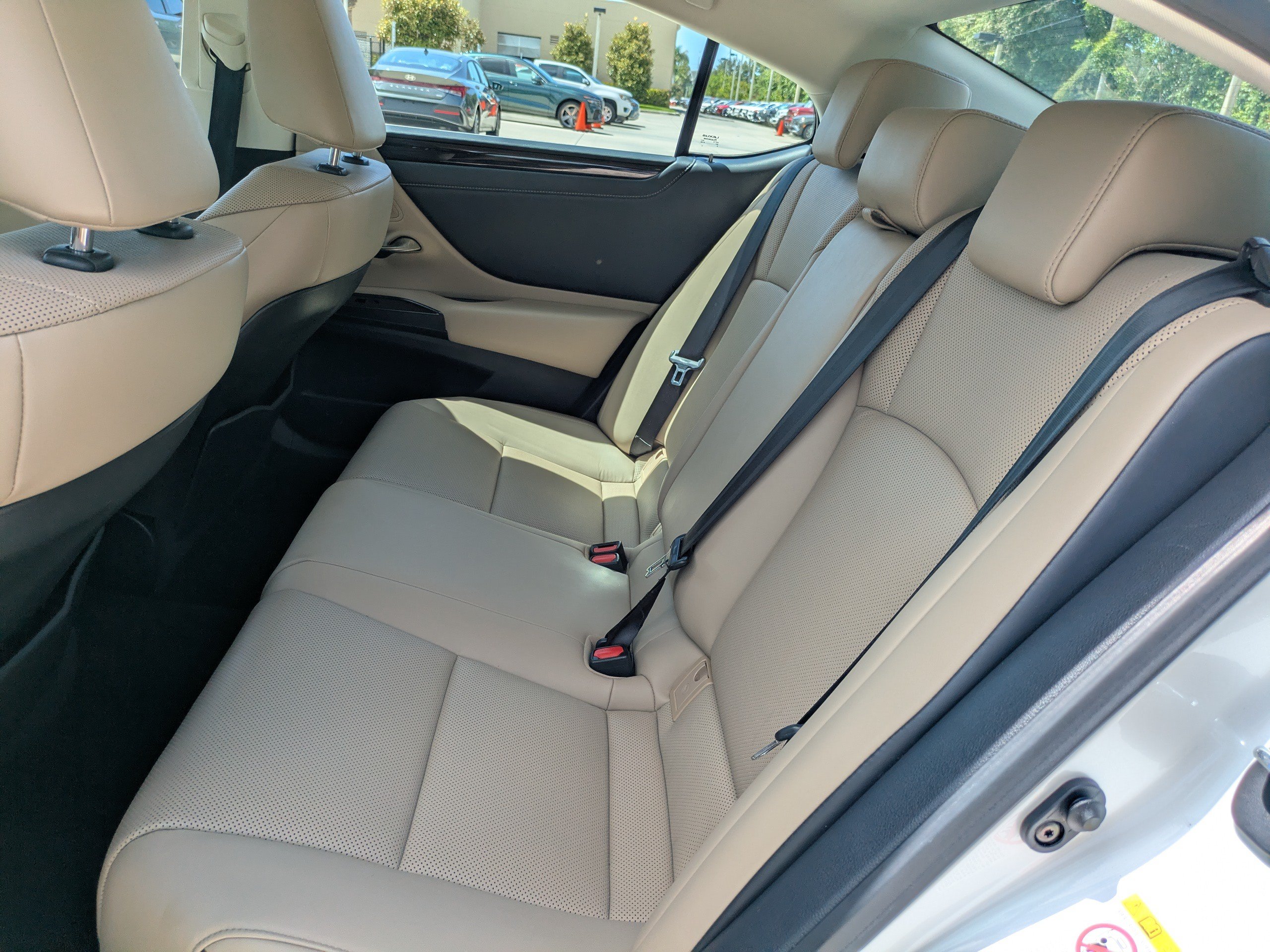 Used 2019 Lexus ES 350 w/ Premium Package FWD image 12